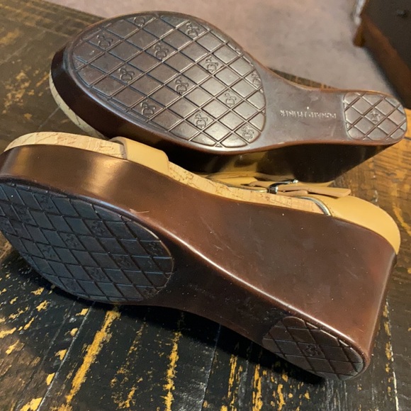Donald J Pliner T-Strap Wedges - Picture 5 of 9